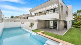 For sale semi detached villa in Marbella - Puerto Banus with 5 bedrooms