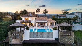 Villa de lujo con piscina privada y vistas impresionantes en Los Flamingos, Benahavis