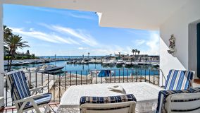 Apartment for sale in Puerto de Cabopino, Marbella East