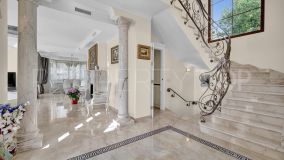 Buy villa in Hacienda las Chapas with 5 bedrooms
