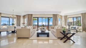 Villa en venta en Los Arqueros, Benahavis