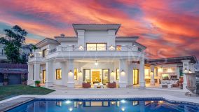 Villa for sale in Los Arqueros, Benahavis