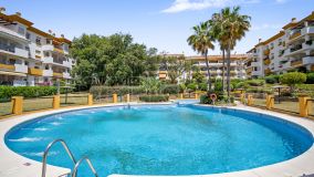 Superb three bedroom, south east facing duplex penthouse in the gated urbanisation Los Pinos de Nagueles on Marbella’s Golden Mile