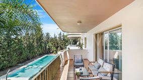 Apartamento en venta en Nueva Andalucia, Marbella