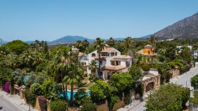 Villa en venta en Altos de Puente Romano, Marbella Golden Mile