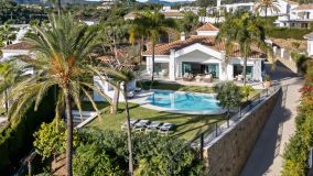 Villa for sale in Haza del Conde, Nueva Andalucia