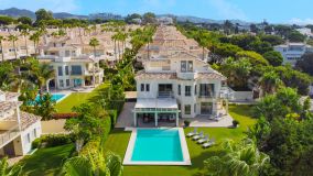 Villa for sale in El Rosario, Marbella Est