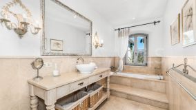 Villa for sale in El Madroñal, Benahavis