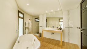 Villa en venta en La Cerquilla, Nueva Andalucia