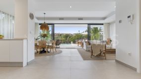 Villa for sale in La Resina Golf, Estepona Est