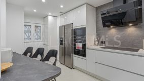 Lägenhet for sale in Las Cañas Beach, Marbella Golden Mile