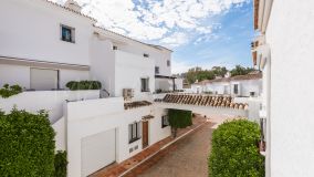 Radhus for sale in Los Naranjos Country Club, Nueva Andalucia