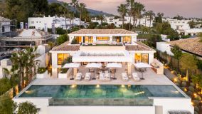 Villa en venta en Aloha, Nueva Andalucia