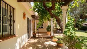 Villa for sale in Paraiso Medio, Estepona East