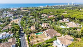 Villa for sale in Hacienda las Chapas, Marbella East
