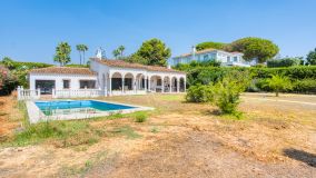 Villa for sale in Hacienda las Chapas, Marbella Öst