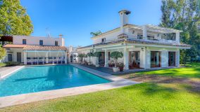 Villa for sale in New Golden Mile, Estepona East