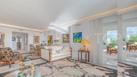 Se vende apartamento en Marbella Golden Mile con 3 dormitorios