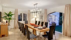Villa de 7 dormitorios en venta en Nueva Andalucia