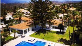 For sale villa in Elviria with 8 bedrooms