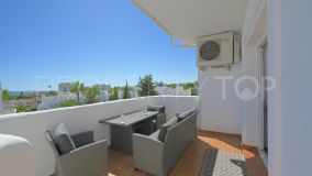 Fantastic Top Floor Apartment Near the Beach