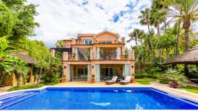 Villa for sale in El Rosario, Marbella Est