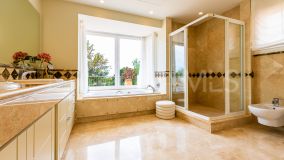 Villa for sale in El Rosario, Marbella Est