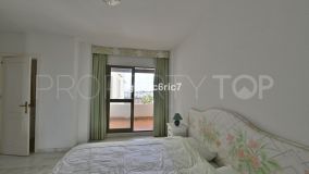 Buy apartment with 2 bedrooms in Calahonda