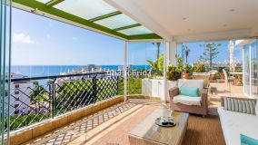 For sale penthouse with 3 bedrooms in Calahonda