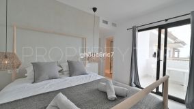 For sale penthouse with 2 bedrooms in Calahonda