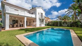 For sale villa in Calahonda with 4 bedrooms