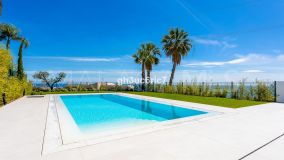 Villa for sale in Benalmadena