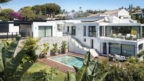 Villa for sale in El Rosario, Marbella Est