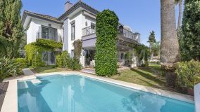 Casa en venta en Nagüeles, Marbella Golden Mile