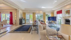 Casa en venta en Nagüeles, Marbella Golden Mile