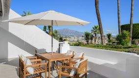 Duplex rez de chaussée for sale in El Paraiso, Estepona Est