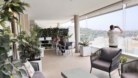 Apartamento en venta en Botanic, Benahavis