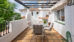 Zweistöckiges Penthouse zu verkaufen in Los Naranjos de Marbella, Nueva Andalucia