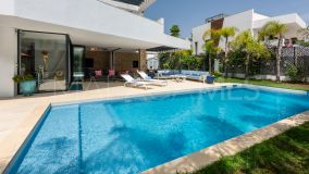 Villa for sale in Guadaiza, Nueva Andalucia