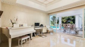 Villa for sale in Paraiso Medio, Estepona East