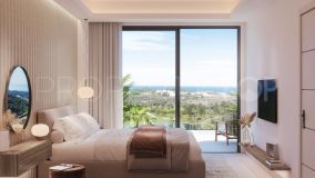 This exclusive development with the best golf, lake and sea views located between Fuengirola and Mijas