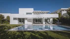 Villa en venta en El Paraiso, Estepona Este