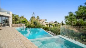 Buy villa in La Quinta Golf with 5 bedrooms