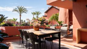 Apartamento en venta en Beach Side New Golden Mile, Estepona Este