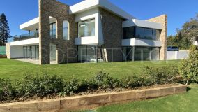 Comprar villa con 6 dormitorios en San Roque Golf