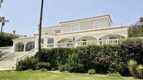 Villa moderna con impresionantes vistas al mar en Sotogrande Alto en venta