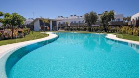 For sale town house in San Roque Club with 3 bedrooms