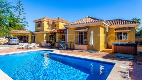 Villa in Sotogrande Costa with 5 bedrooms with private pool - Zone B