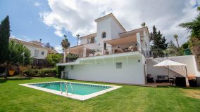Villa with pool and panoramic views in Zona F, Sotogrande Alto