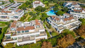 Spacious and bright Duplex Penthouse on the first line of the Valderrama Golf course in Sotogrande